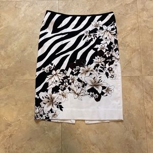 White House Black Market Skirt